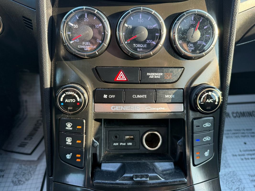 Used 2016 Hyundai Genesis Coupe 3.8 image 8