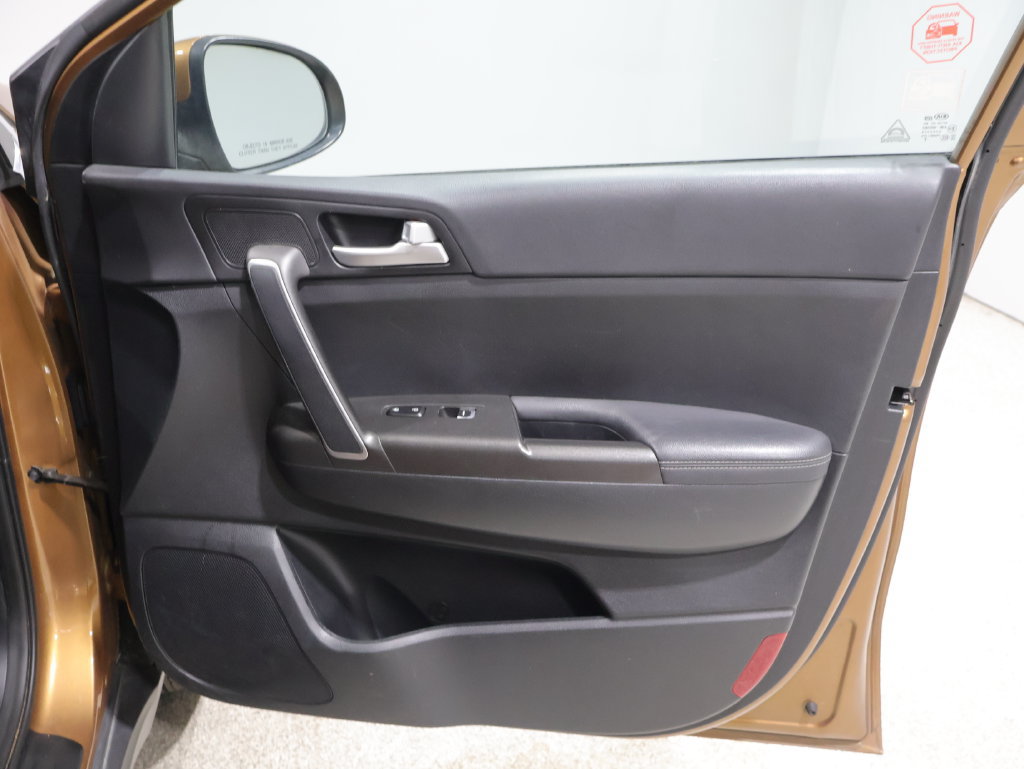 Used 2020 Kia Sportage LX AWD/4WD image 23
