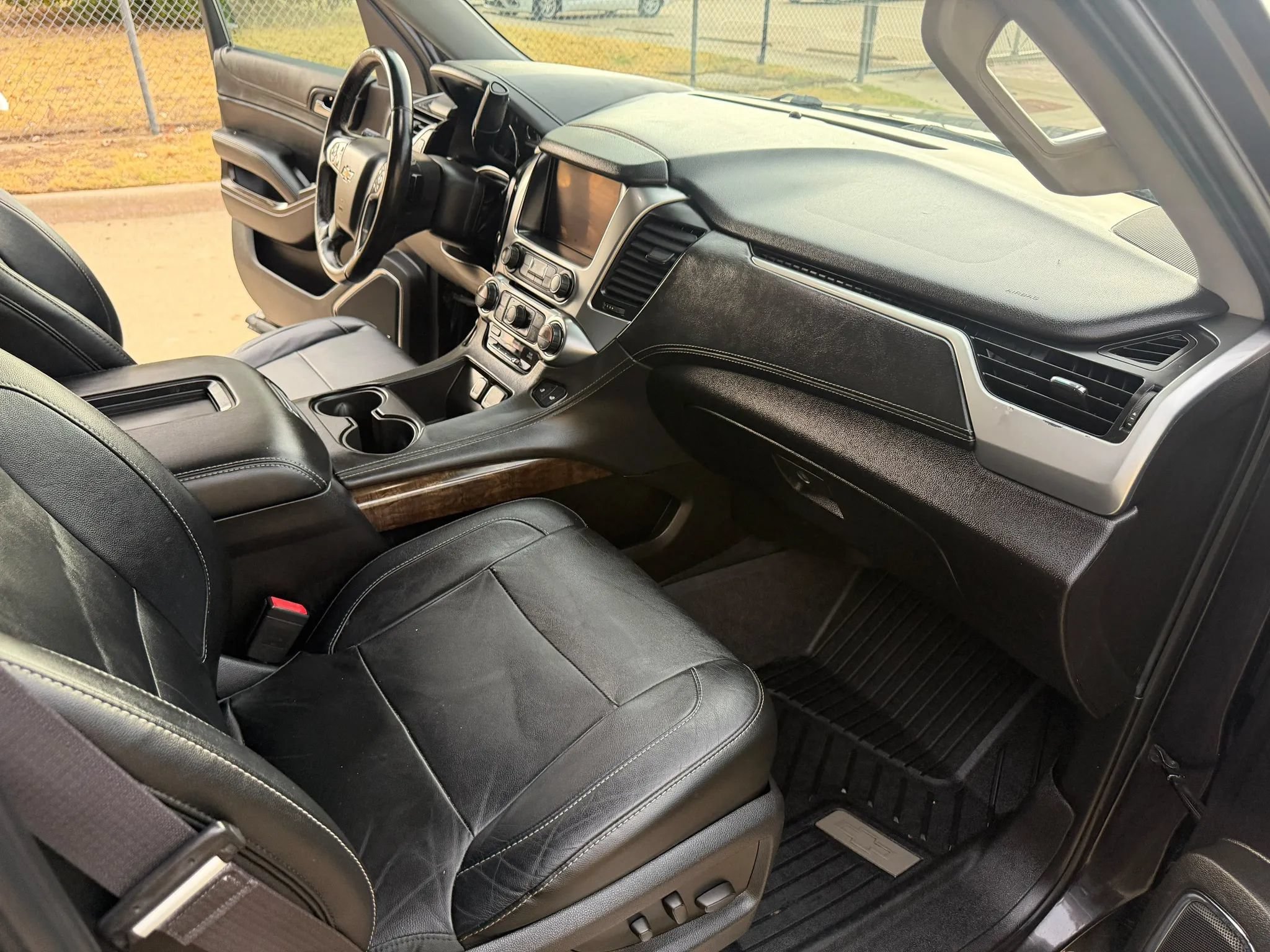 Used 2015 Chevrolet Tahoe LT RWD image 17