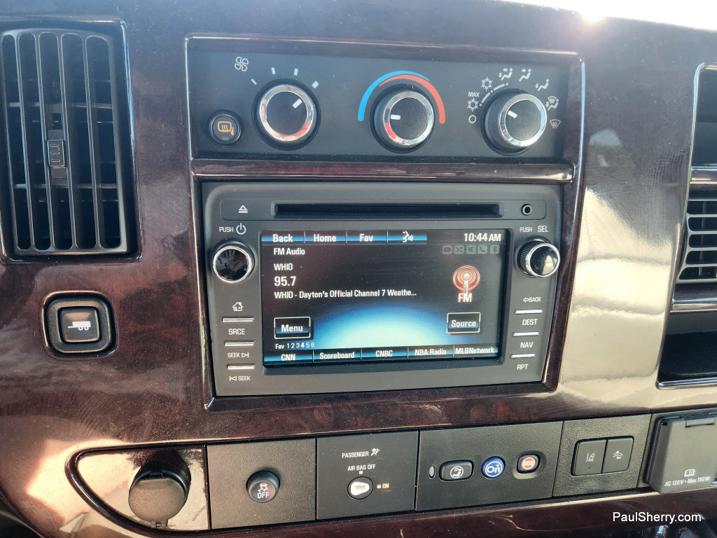 Used 2019 Chevrolet Express 2500 RWD image 34