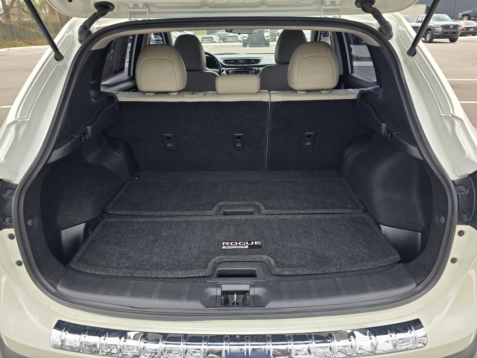 Used 2022 Nissan Rogue Sport SL image 25