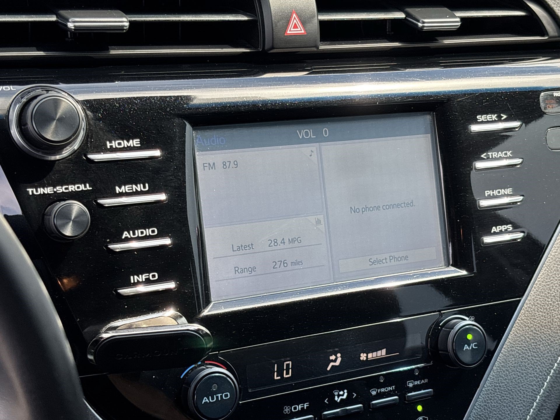 Used 2018 Toyota Camry SE FWD image 12