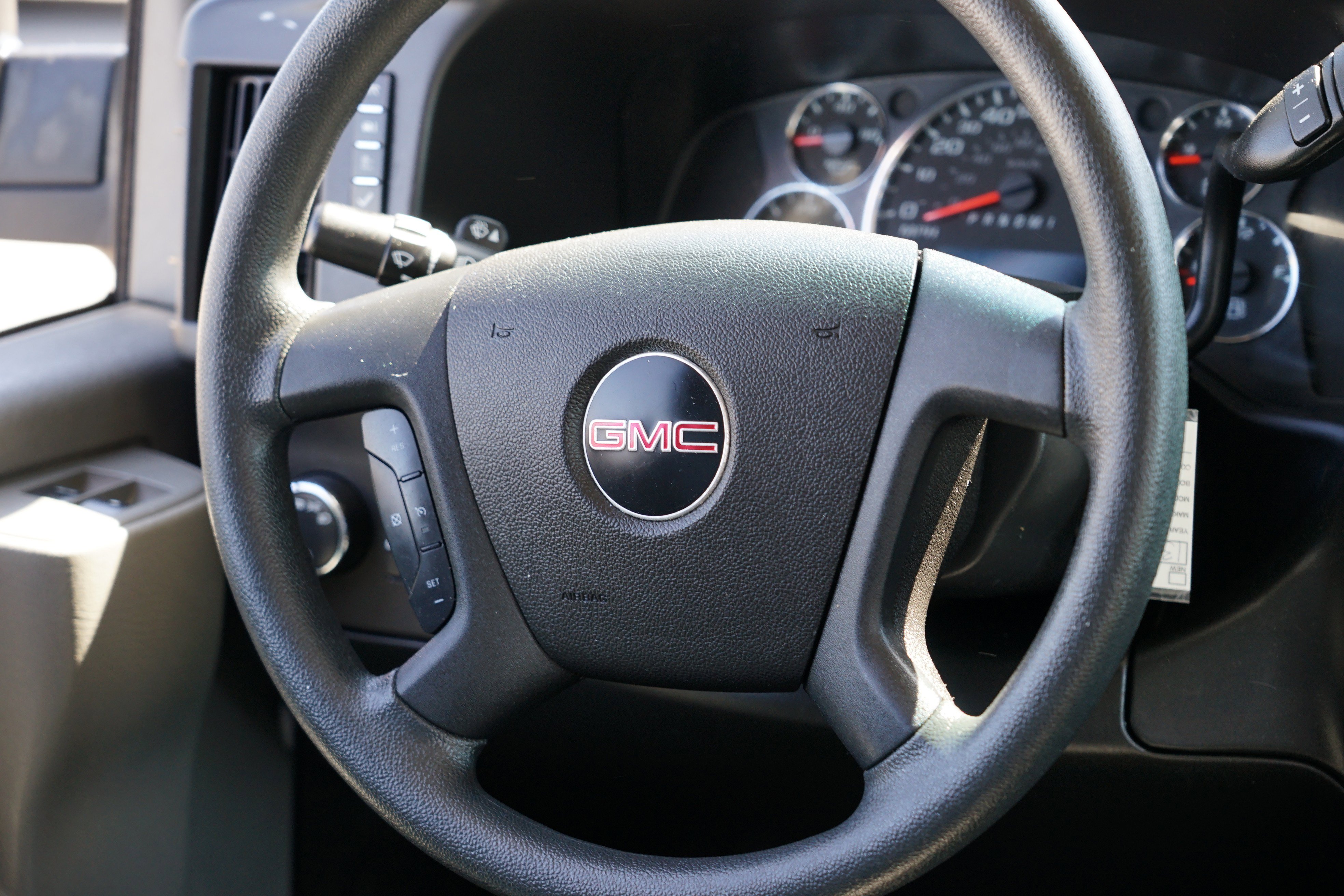 Used 2020 GMC Savana 3500 LS image 25