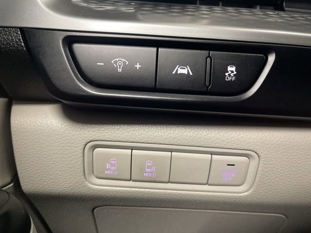 Used 2024 Kia Carnival LX image 39