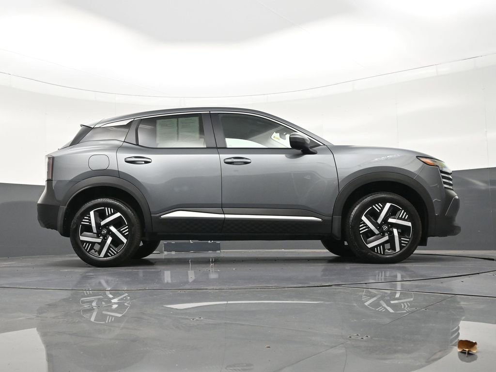 Used 2025 Nissan Kicks SV image 33