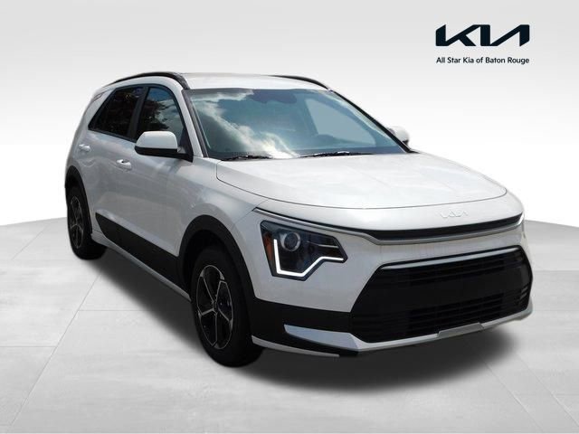 Used 2025 Kia Niro LX image 1