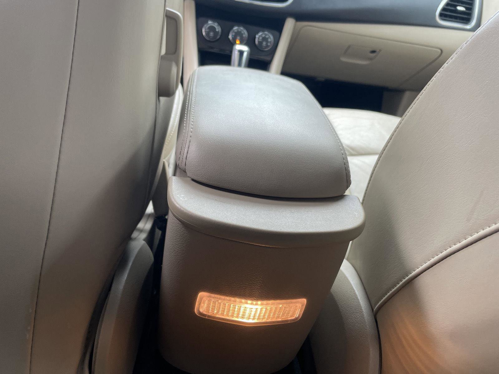 Used 2013 Chrysler 200 Limited FWD image 23