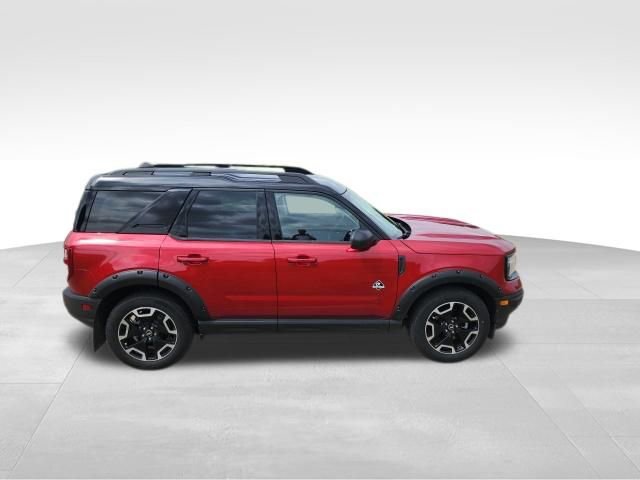 Used 2021 Ford Bronco Sport Outer Banks w/ Outer Banks Package (96D) image 2