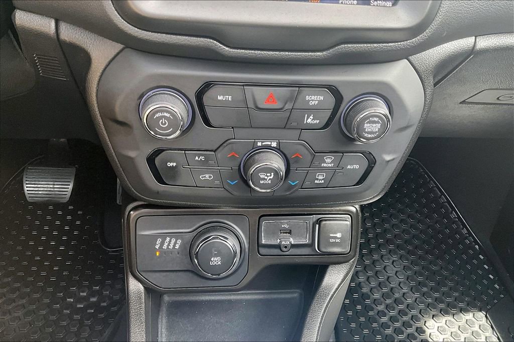 Used 2023 Jeep Renegade Limited w/ Sun/Sound Group AWD/4WD image 34