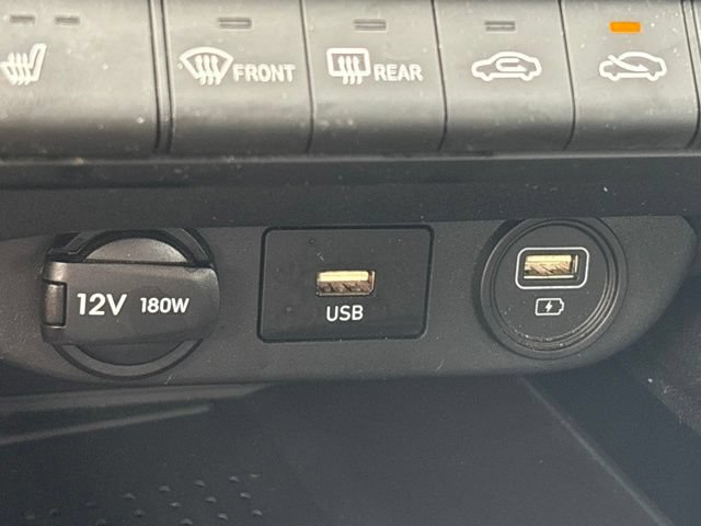 Used 2022 Hyundai Elantra SEL w/ Convenience Package FWD image 17