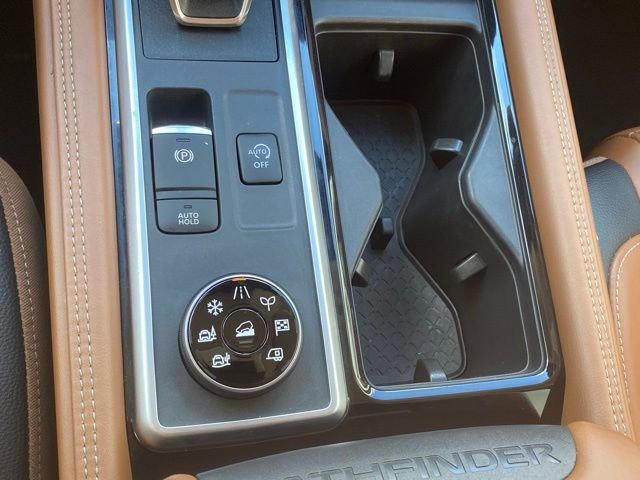 Used 2023 Nissan Pathfinder Platinum image 26