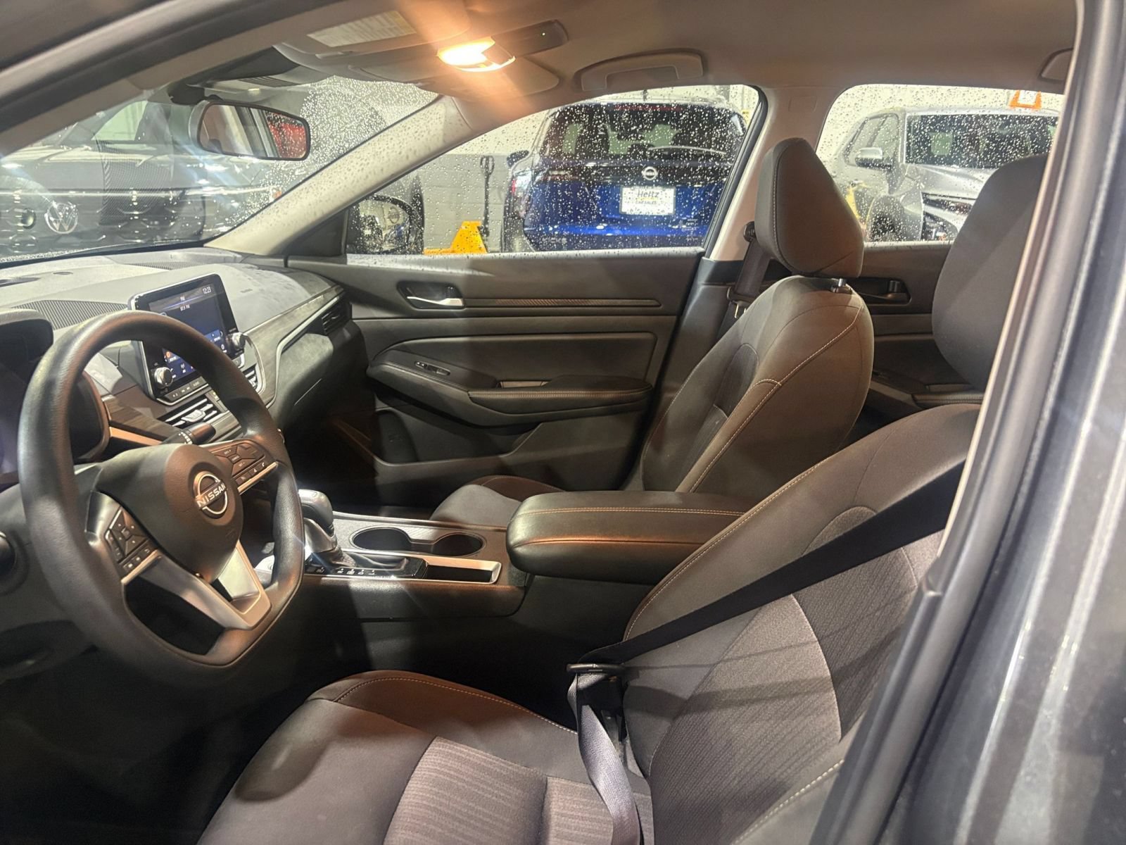 Used 2025 Nissan Altima 2.5 SV FWD image 21