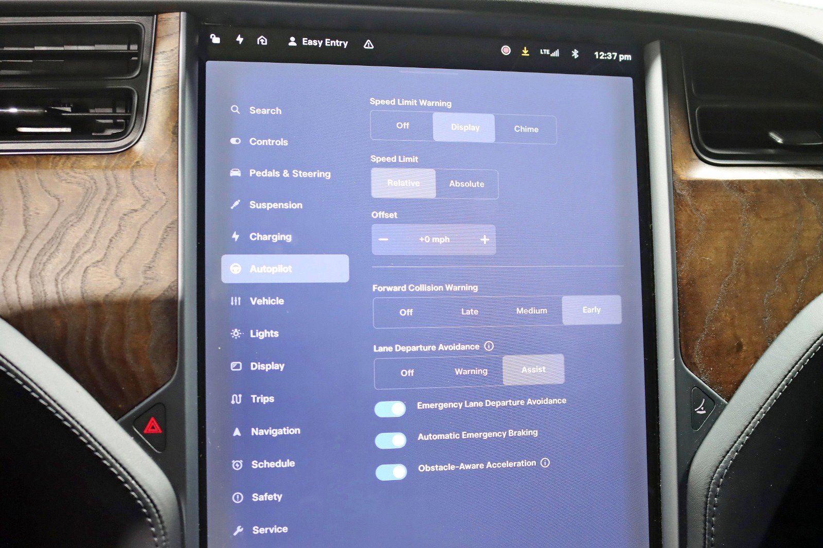 Used 2018 Tesla Model X 75D image 22