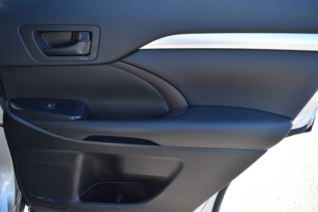 Certified 2017 Toyota Highlander Plus image 22