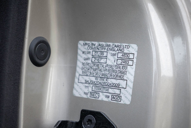 Used 1999 Jaguar XK8 Convertible image 32