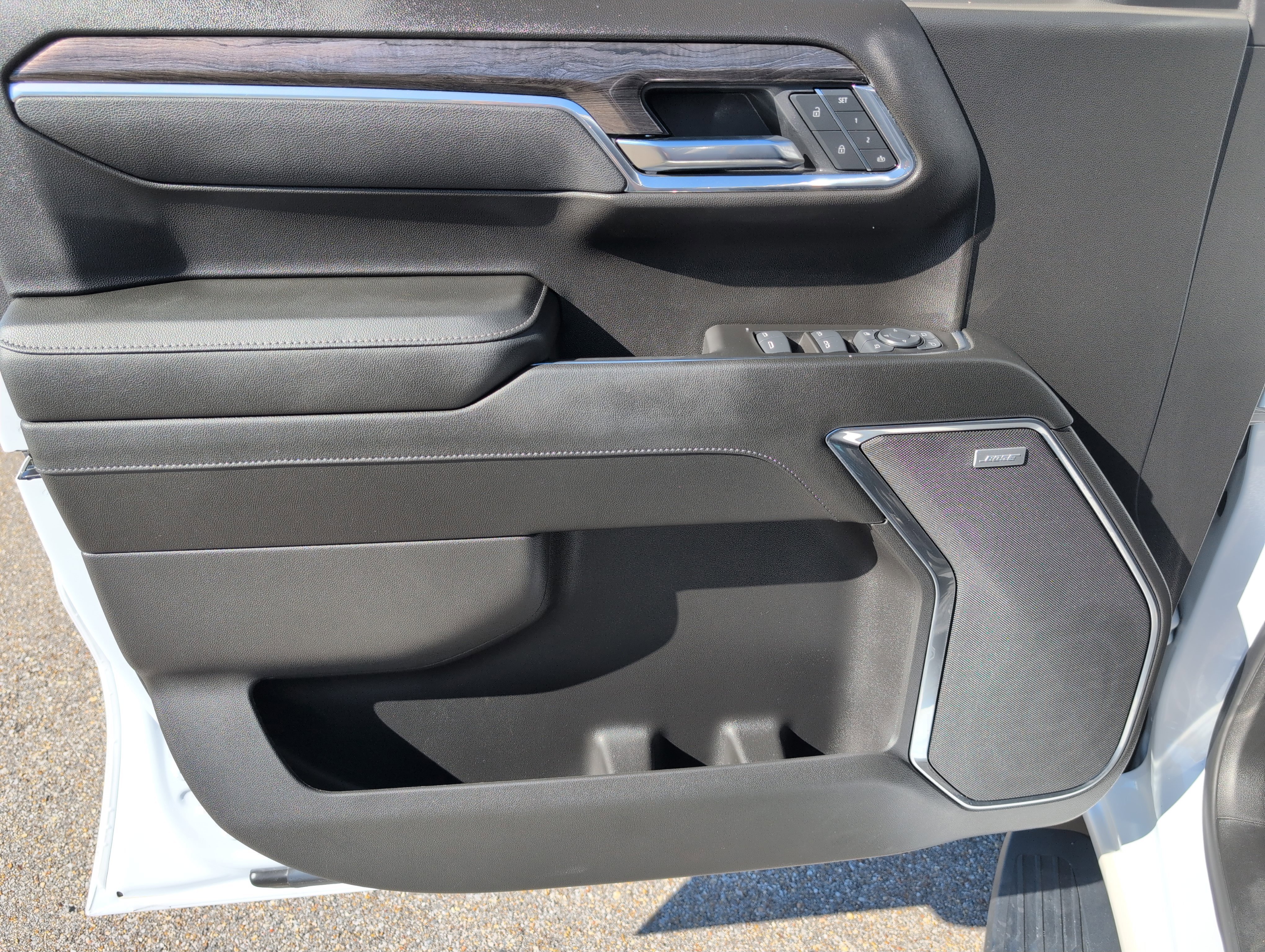 Used 2025 Chevrolet Silverado 1500 LTZ w/ Z71 Off-Road Package image 11