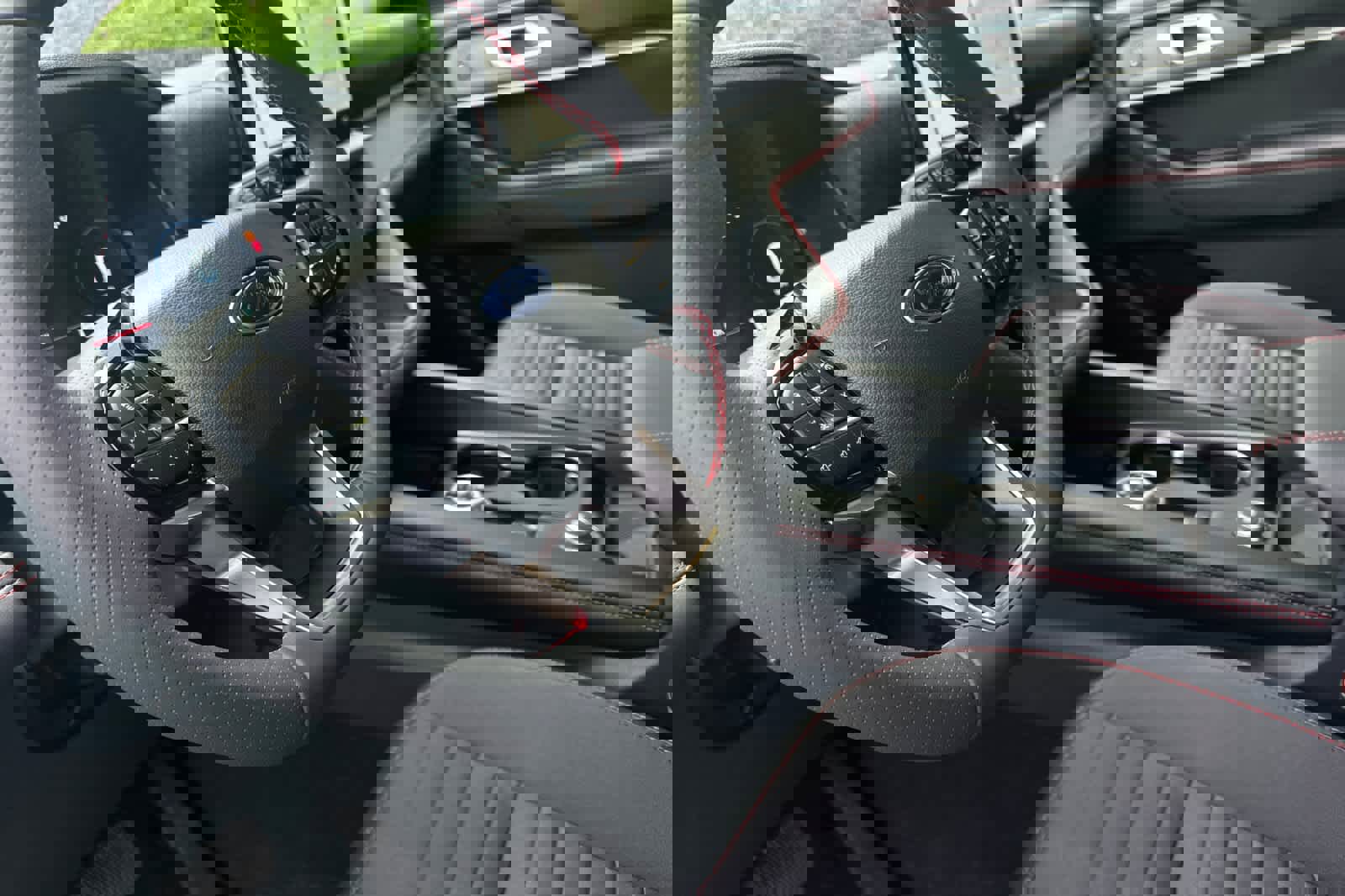 New 2026 Ford Explorer ST-Line w/ ST-Line Street Pack image 12