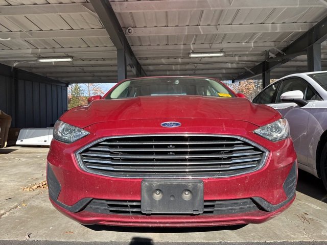Used 2020 Ford Fusion SE image 2