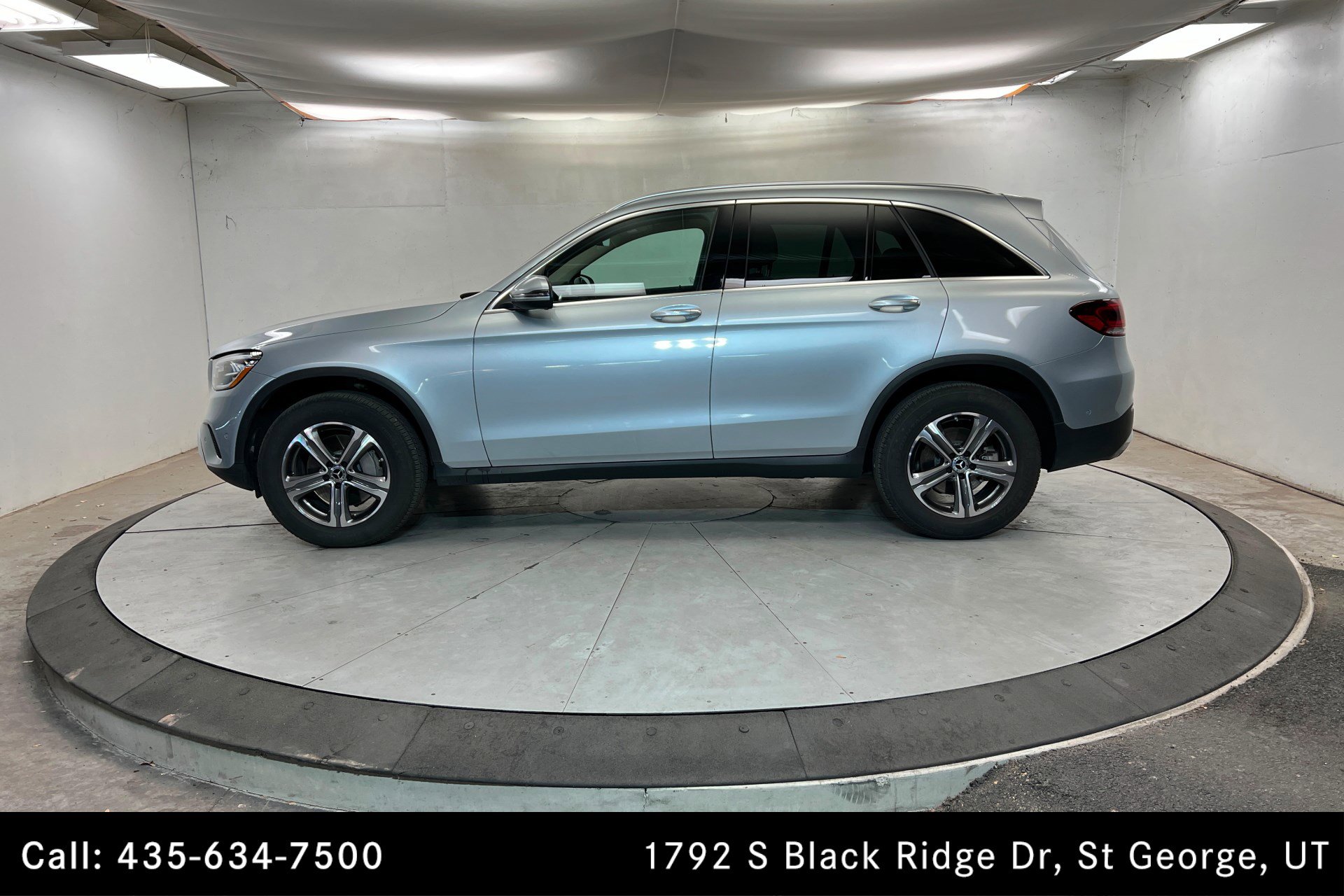 Certified 2022 Mercedes-Benz GLC 300 4MATIC w/ Premium Package Lite image 2
