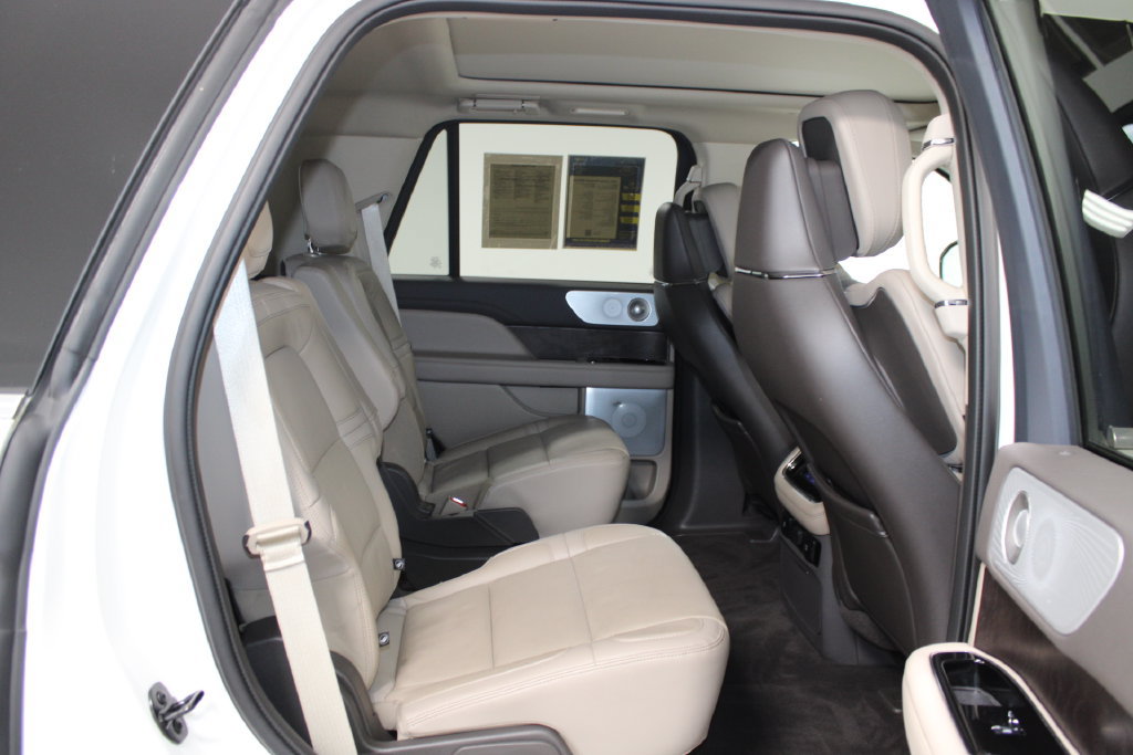 Used 2023 Lincoln Navigator Reserve AWD/4WD image 35
