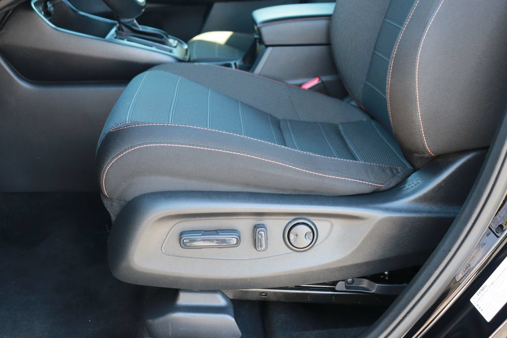 Used 2025 Honda CR-V Sport image 11