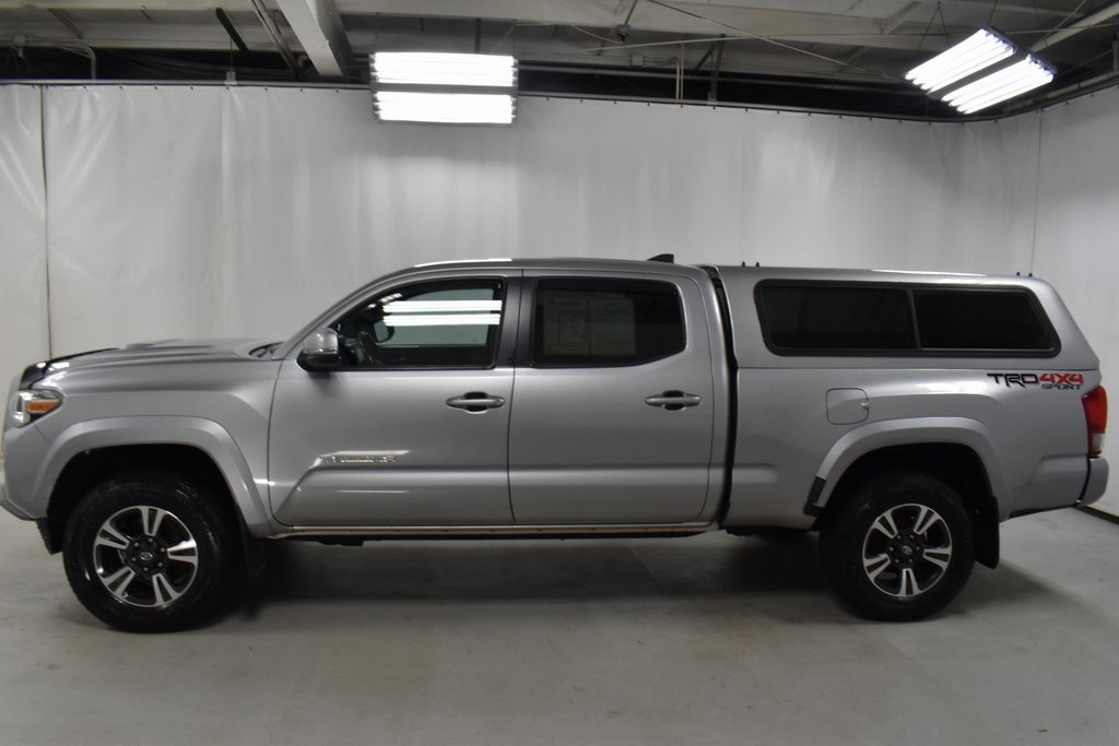 Used 2016 Toyota Tacoma TRD Sport image 8