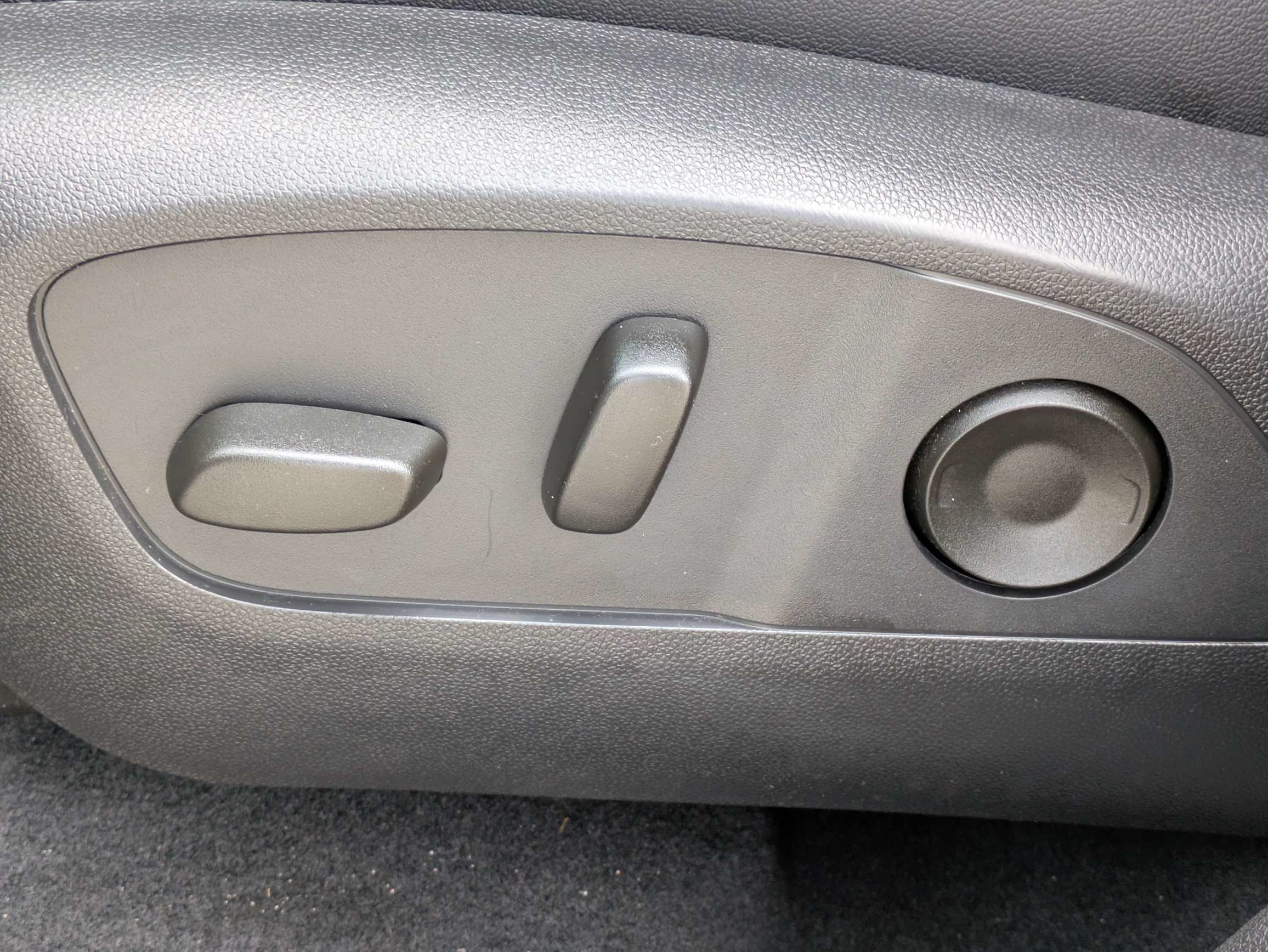 Used 2025 Chevrolet Traverse LT FWD image 18
