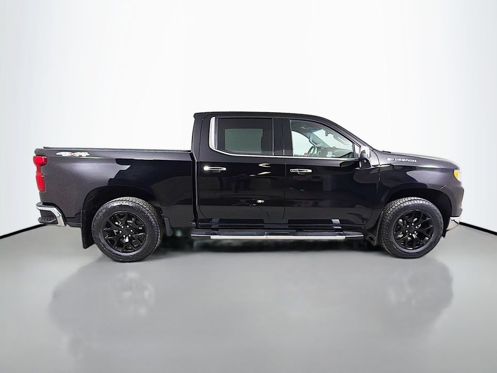 Used 2023 Chevrolet Silverado 1500 LTZ AWD/4WD image 5