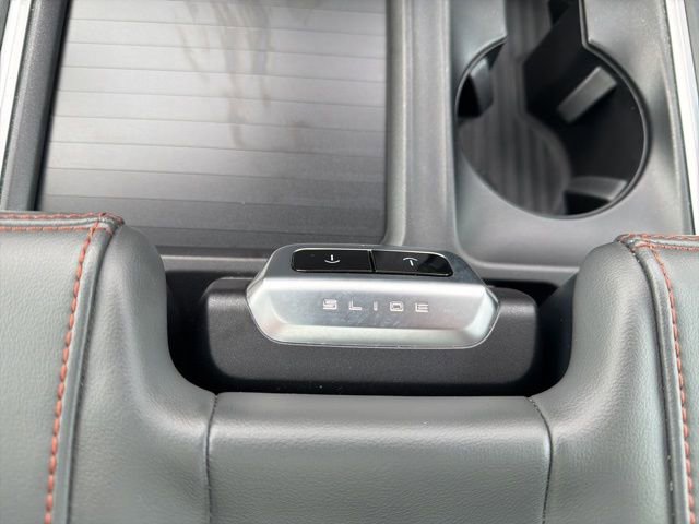 Used 2025 Ford Expedition Active image 41