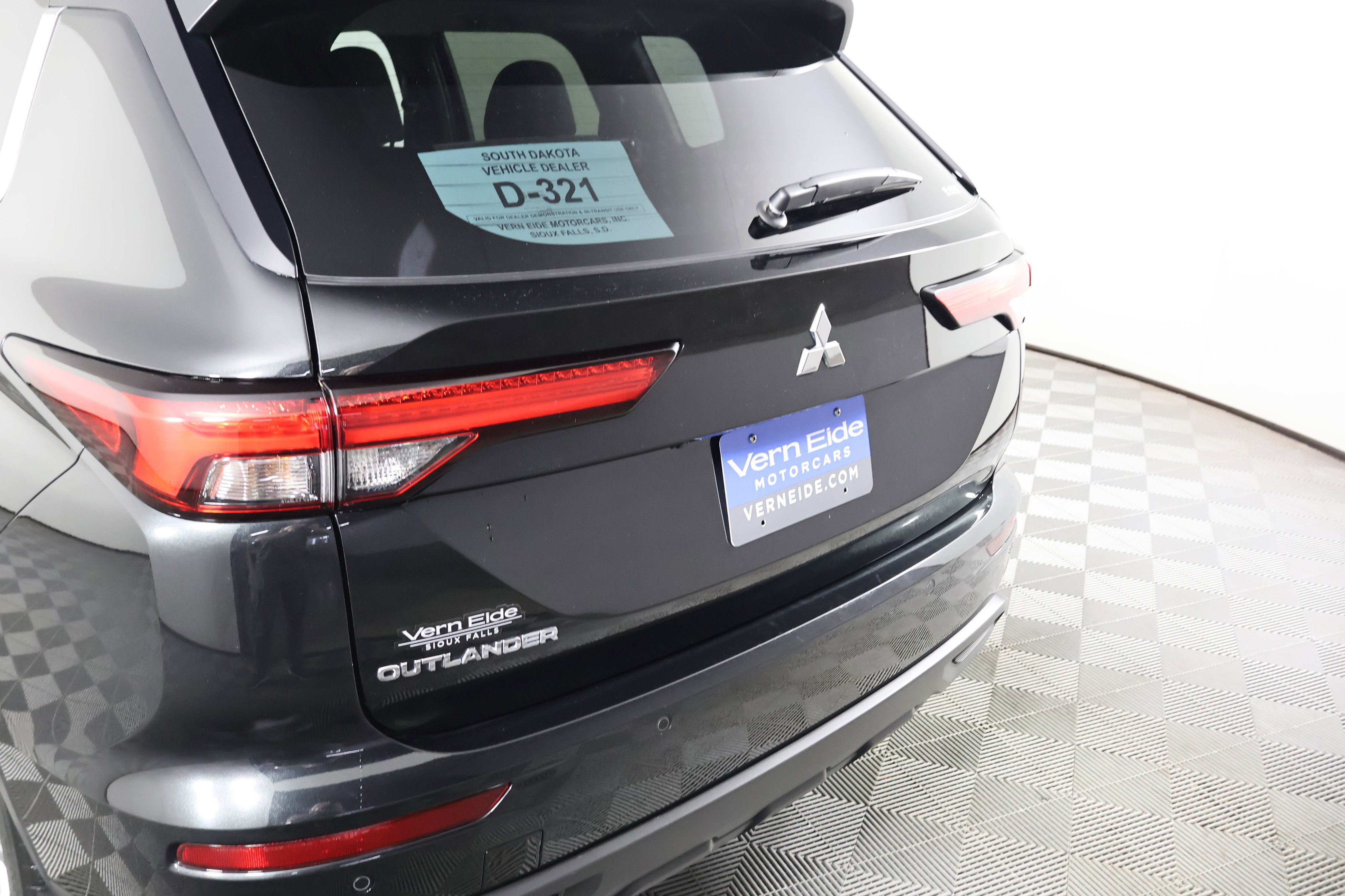 Used 2024 Mitsubishi Outlander ES image 15