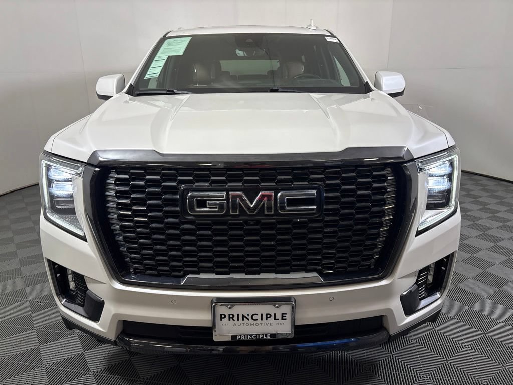 Used 2023 GMC Yukon Denali Ultimate AWD/4WD image 3