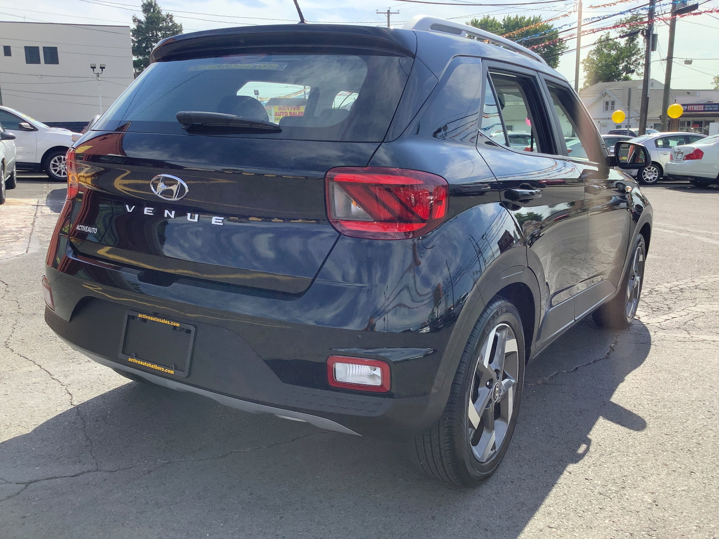 Used 2023 Hyundai Venue SEL w/ Cargo Package FWD image 7