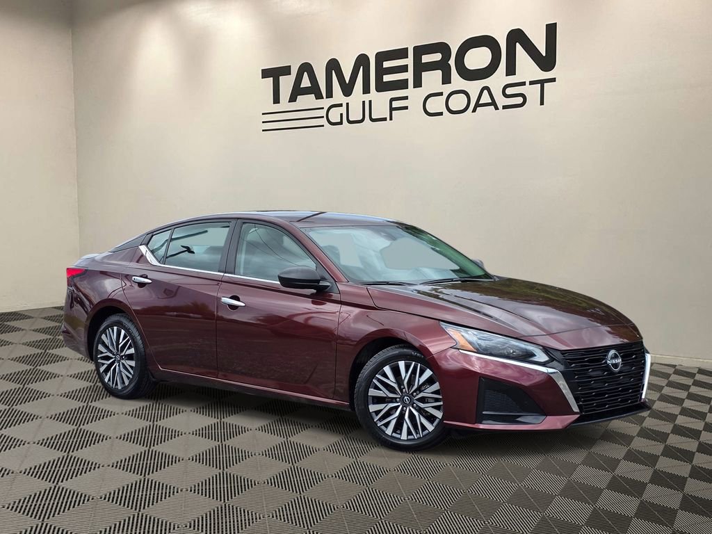 Used 2024 Nissan Altima 2.5 SV