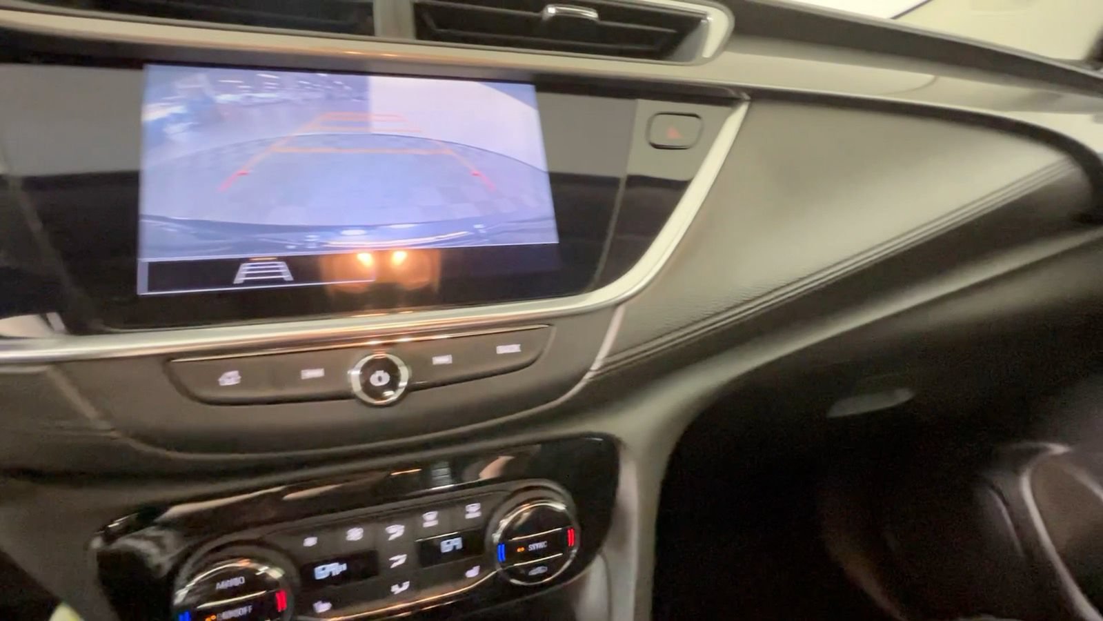 Used 2022 Buick Encore GX Select w/ Sport Touring Package FWD image 40