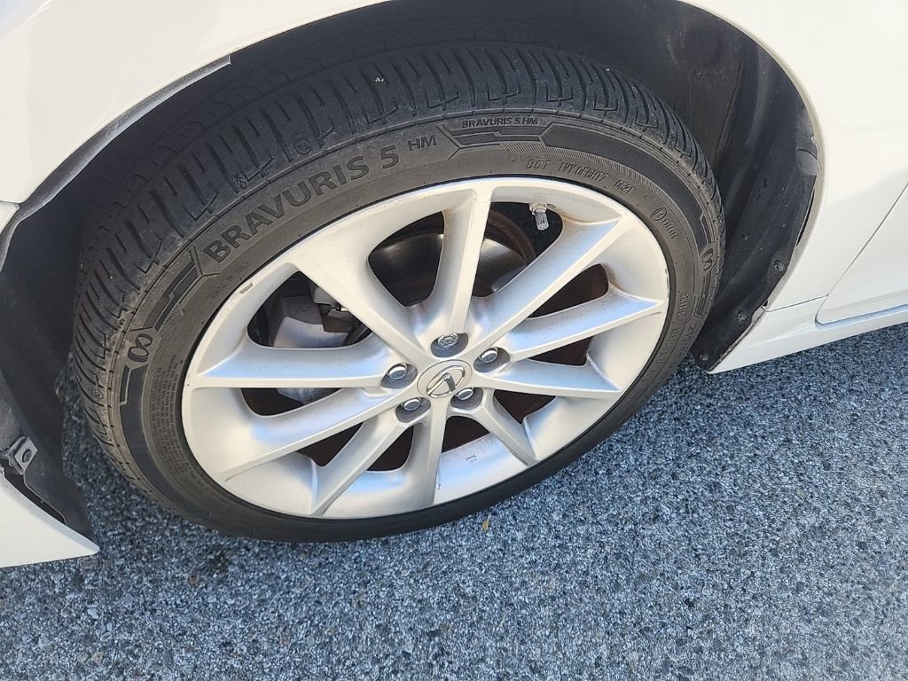 Used 2011 Lexus CT 200h Premium w/ Premium Audio Pkg image 9