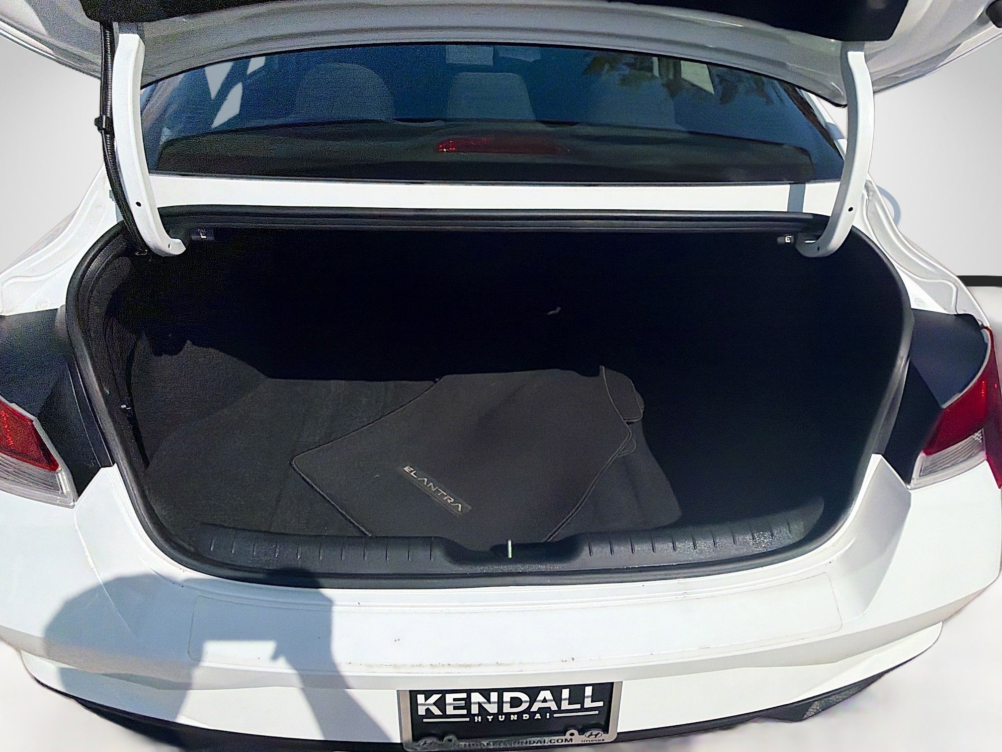 Used 2023 Hyundai Elantra SEL w/ Convenience Package image 24