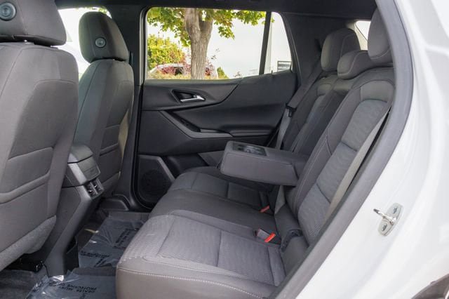 Used 2025 Chevrolet Equinox LT AWD/4WD image 8