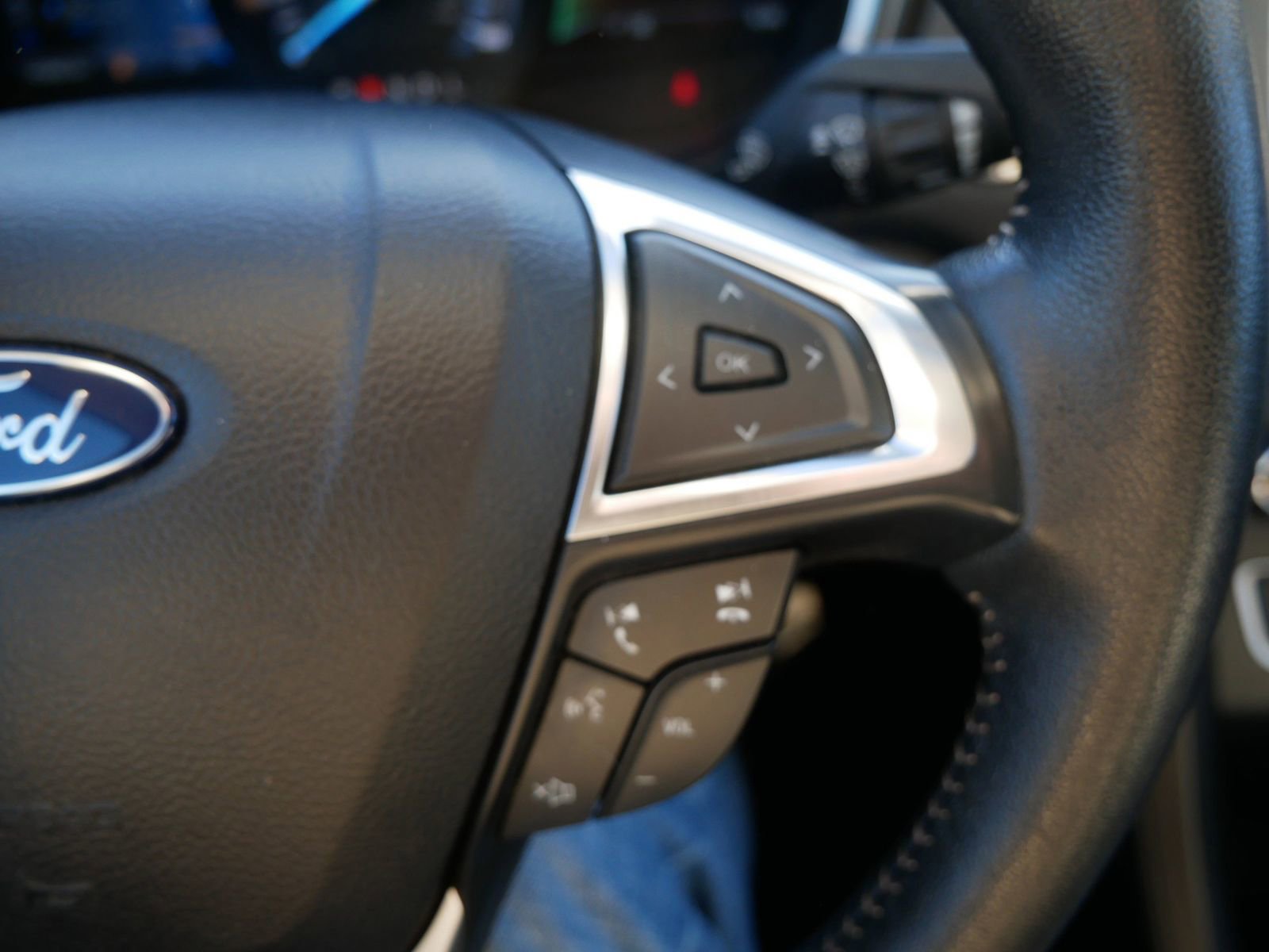 Used 2020 Ford Fusion SE w/ Equipment Group 151A image 26