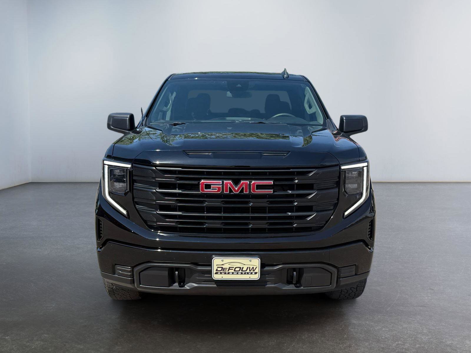 Used 2024 GMC Sierra 1500 Pro w/ Graphite Edition AWD/4WD image 8