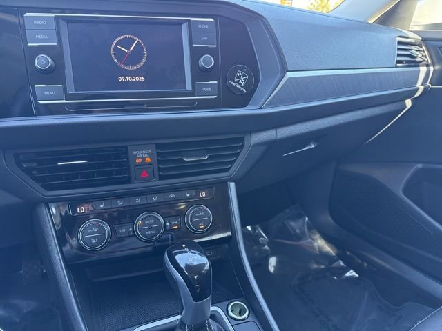 Used 2024 Volkswagen Jetta SE image 18