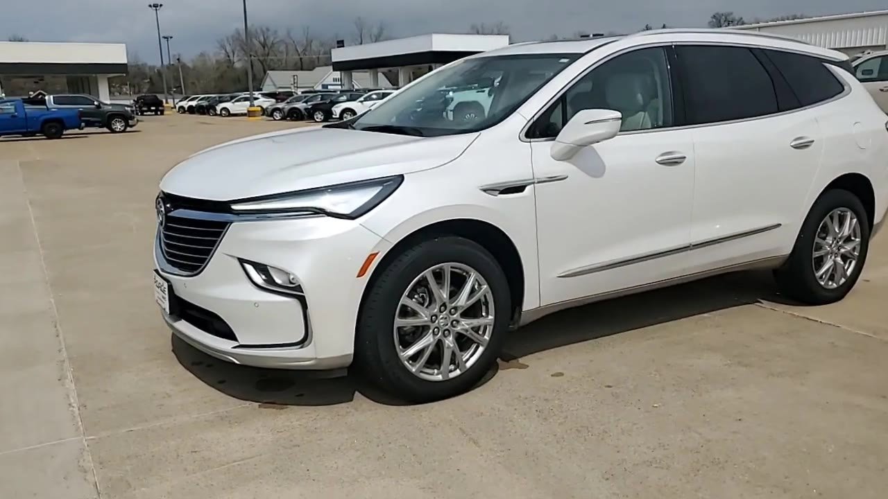 Used 2023 Buick Enclave Premium w/ Experience Buick Package AWD/4WD image 4