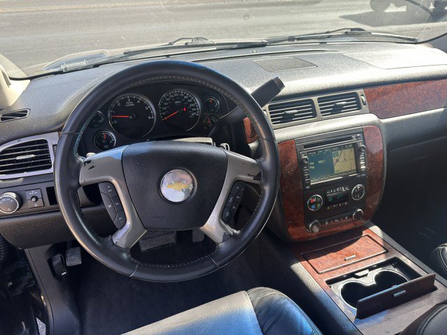 Used 2011 Chevrolet Suburban LTZ RWD image 13