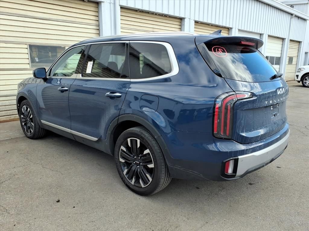 Used 2023 Kia Telluride SX image 3