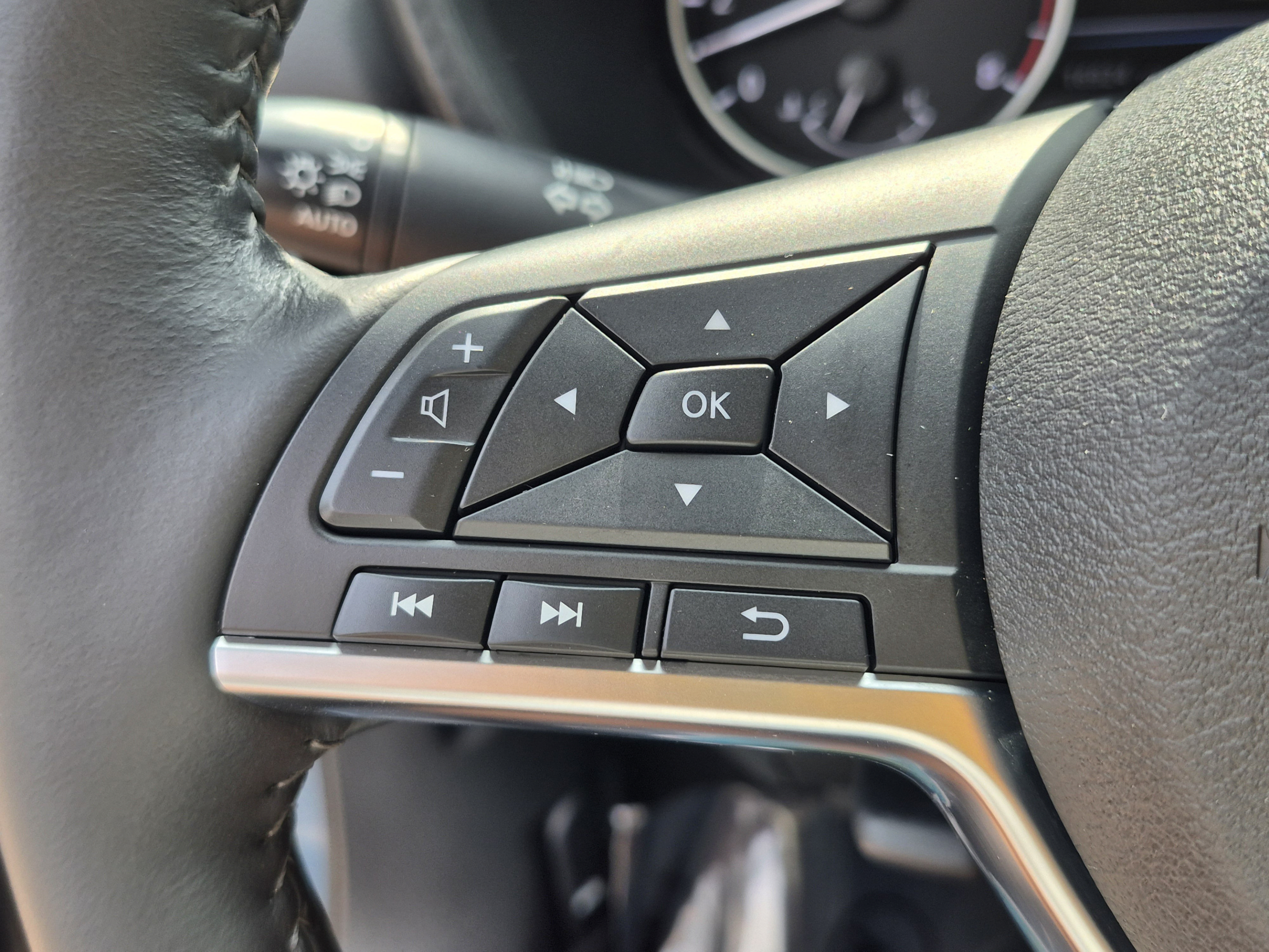 Certified 2024 Nissan Sentra SV w/ All-Weather Package FWD image 30