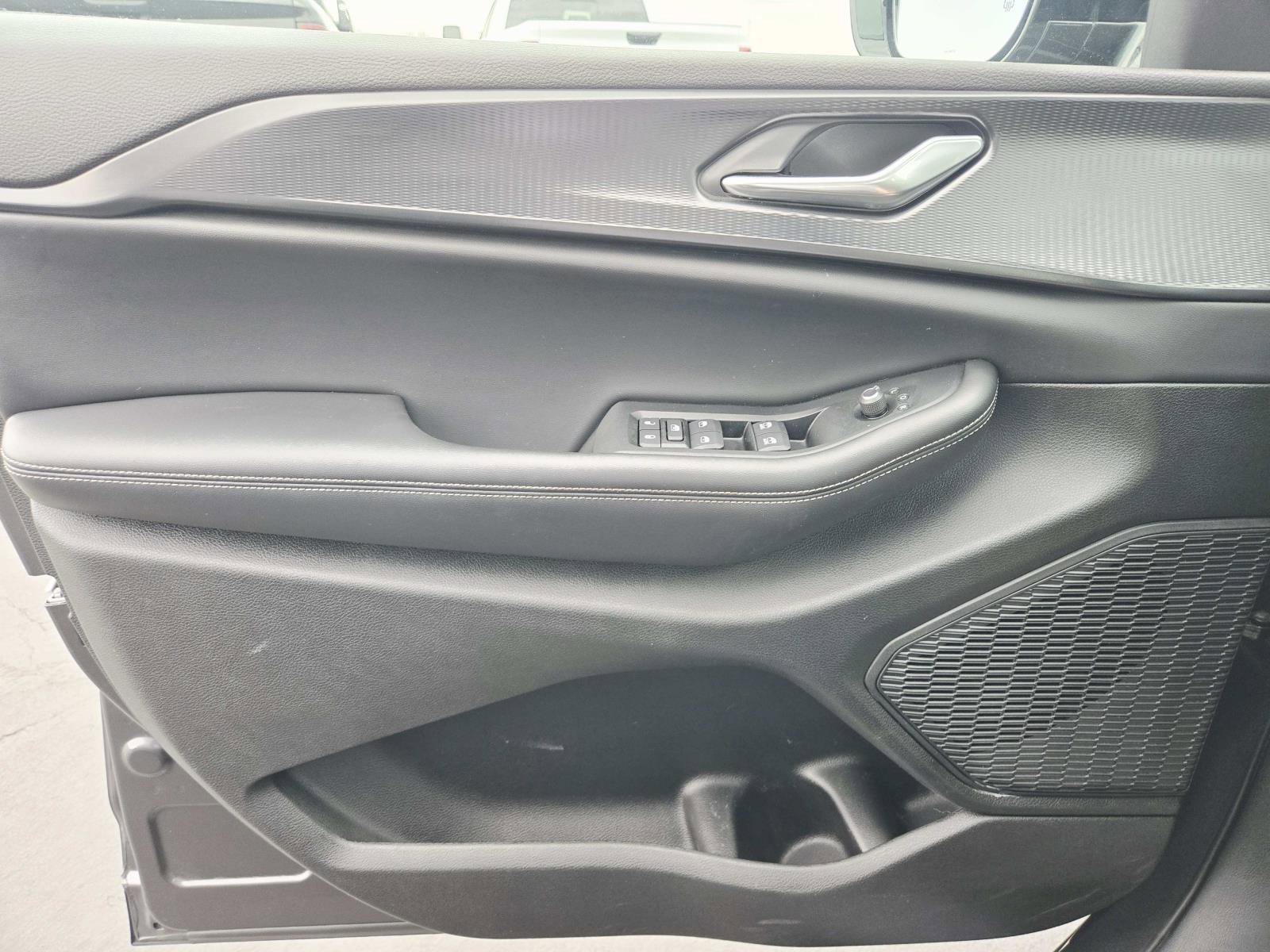 Used 2024 Jeep Grand Cherokee Altitude image 36