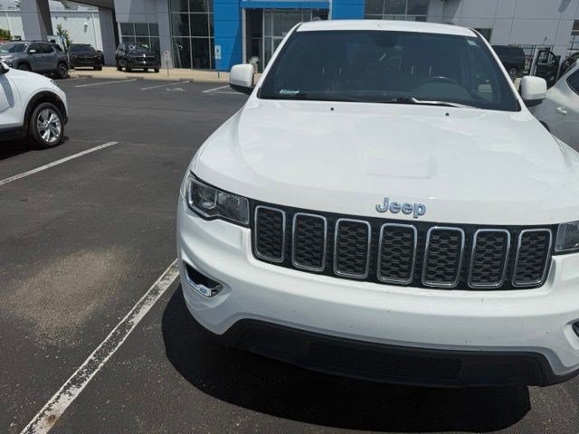 Used 2020 Jeep Grand Cherokee Laredo AWD/4WD image 21