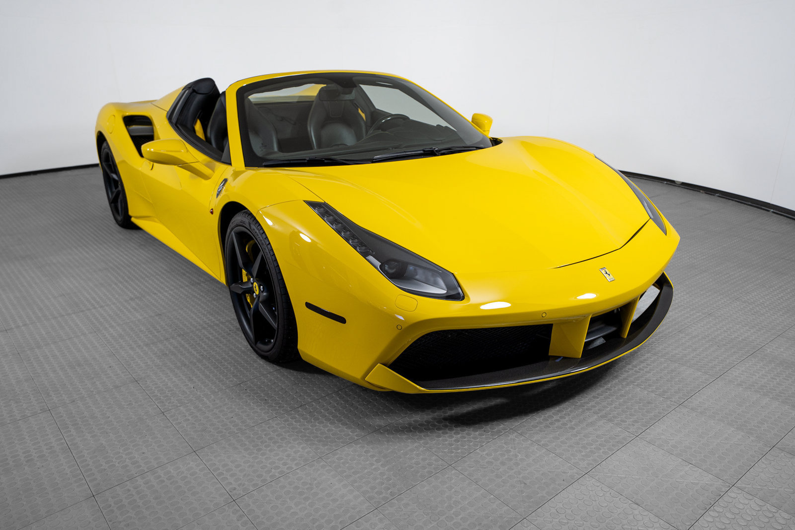 Certified 2018 Ferrari 488 Spider RWD image 7