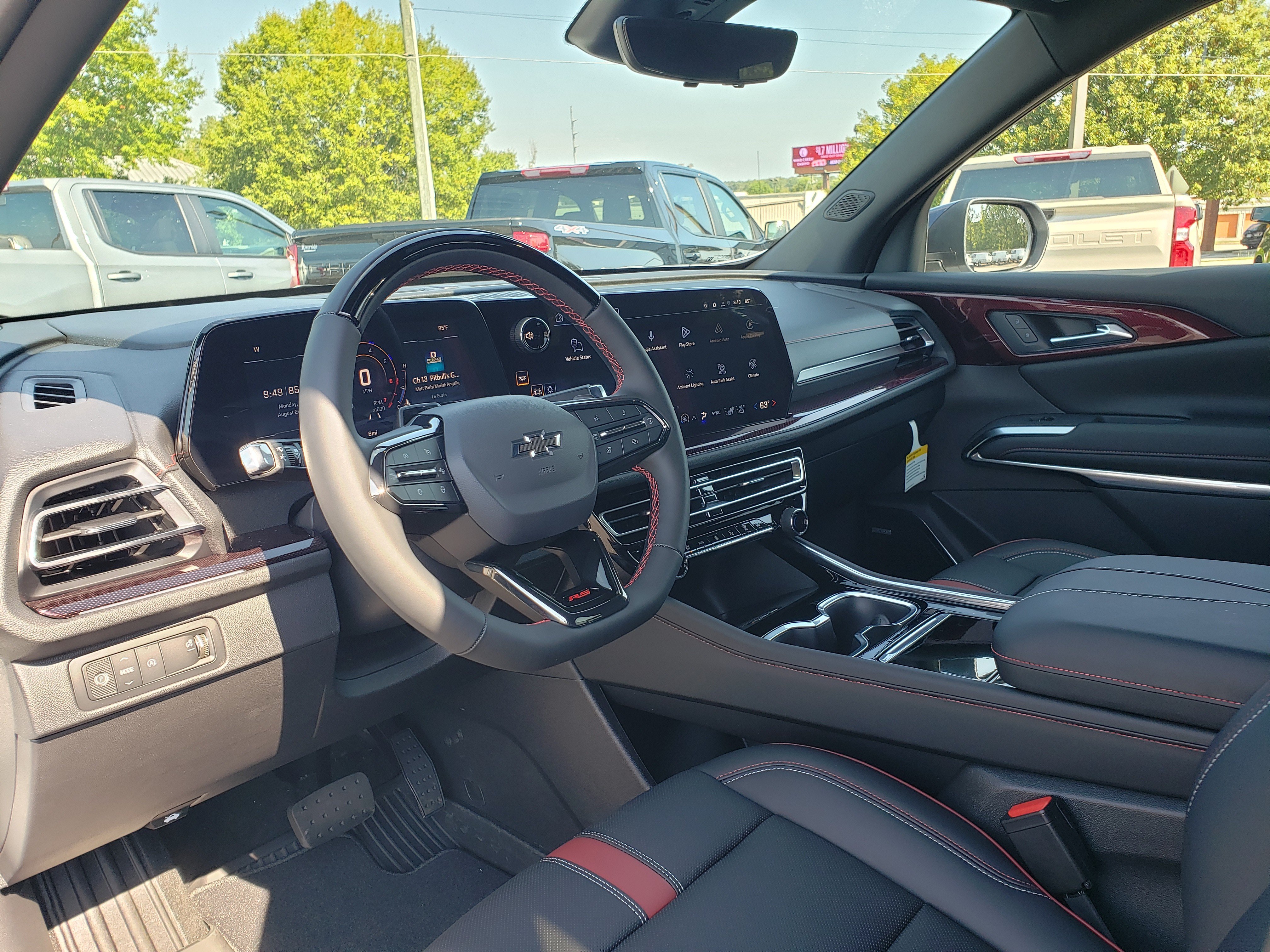 New 2027 Chevrolet Traverse RS w/ LPO, Floor Liner Package FWD image 29