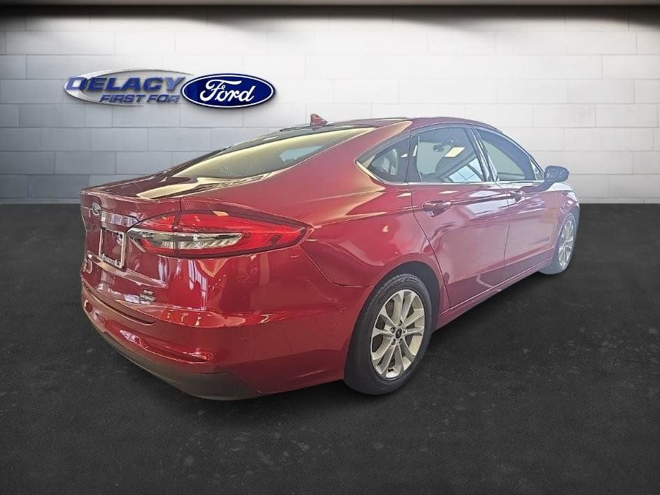 Used 2020 Ford Fusion SE image 7