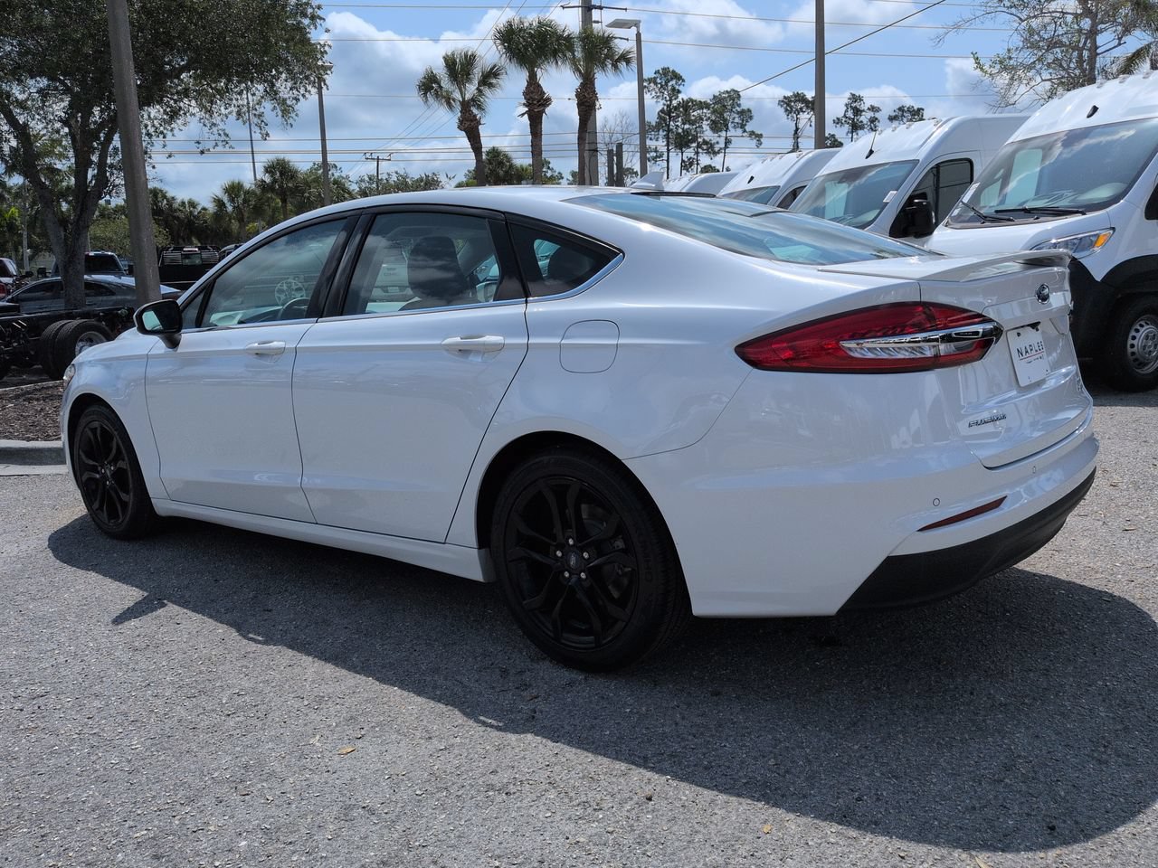 Used 2019 Ford Fusion SE w/ Equipment Group 151A FWD image 7